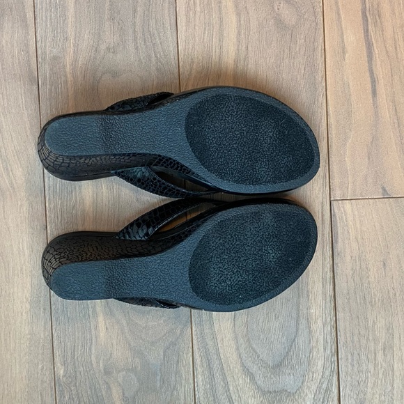 Wedge Sandals - Size 8.5 - Picture 3 of 4